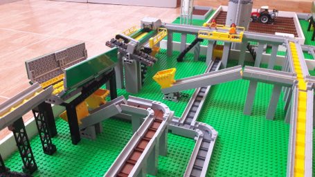 Detail of ballistic separator made with lego pieces for solid urban waste management.